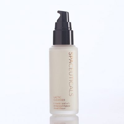 Anti-Ageing Travel Essentials Pack image 3
