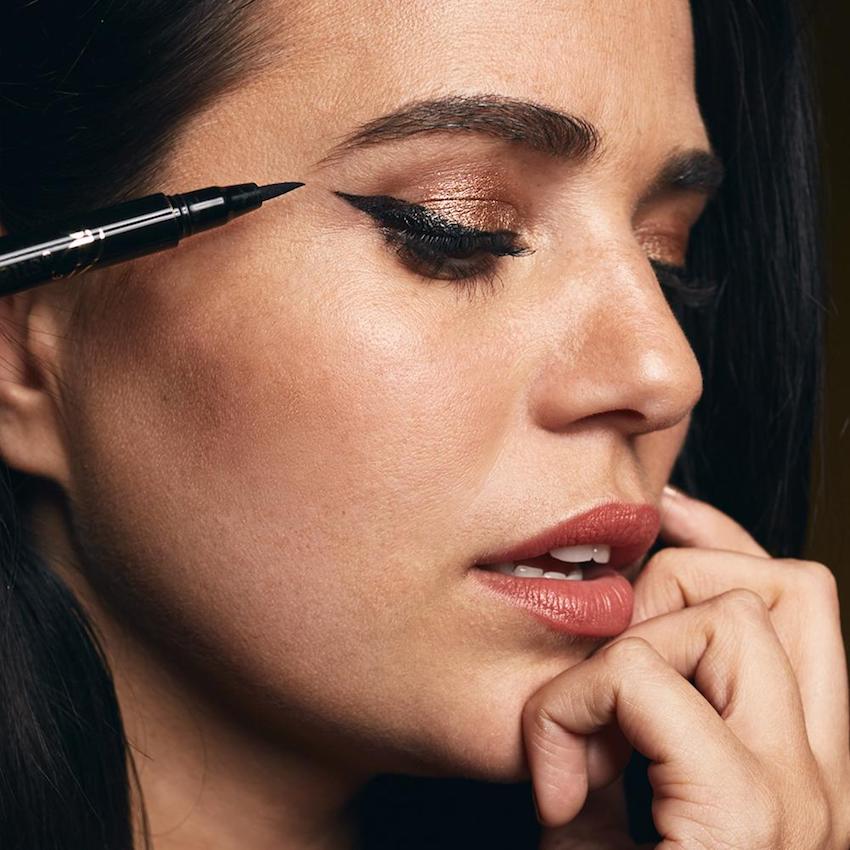 Liquid Define Eyeliner - Black image 1
