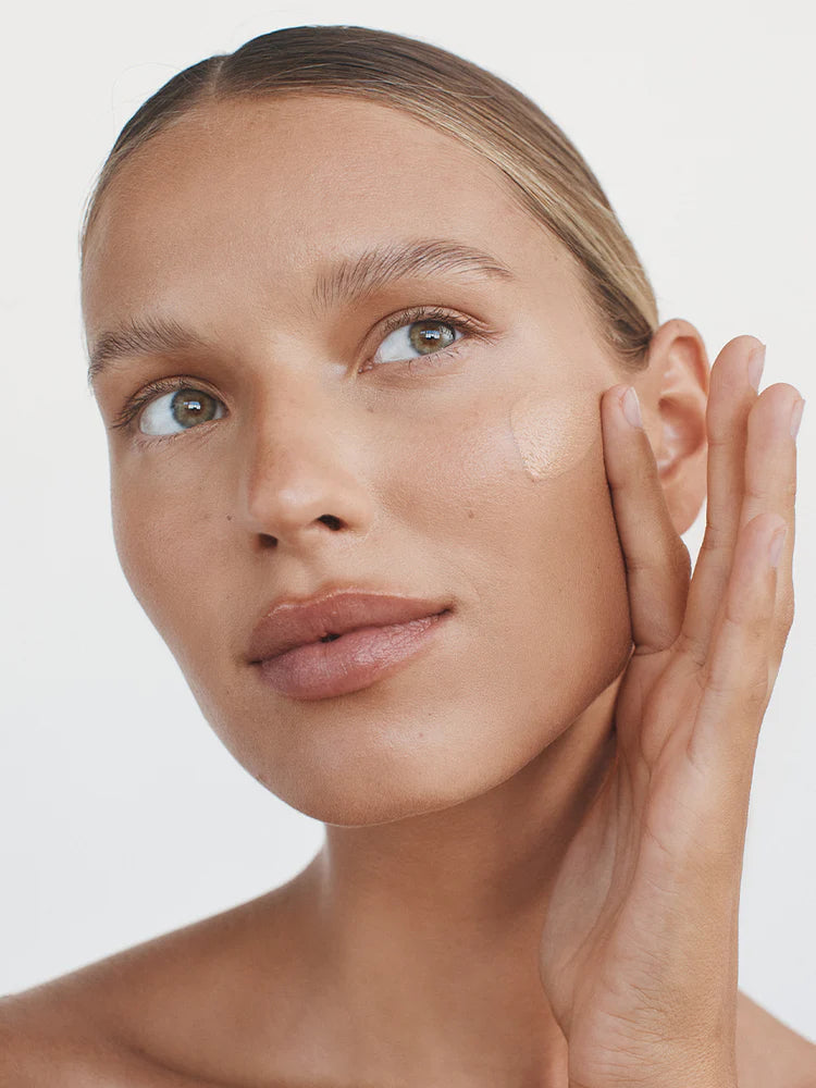 Second Skin Foundation - Light/Medium image